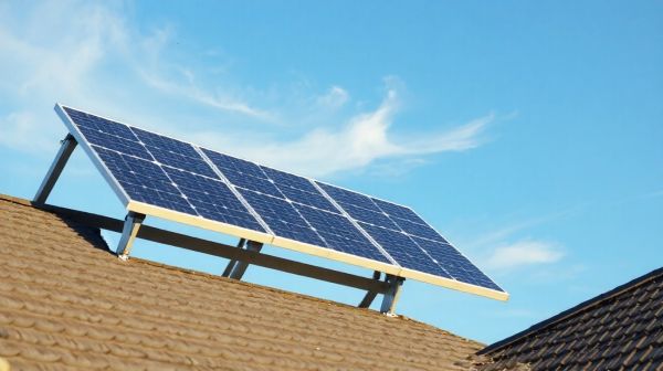 Guide pratique pour diminuer vos coûts grâce aux panneaux solaires